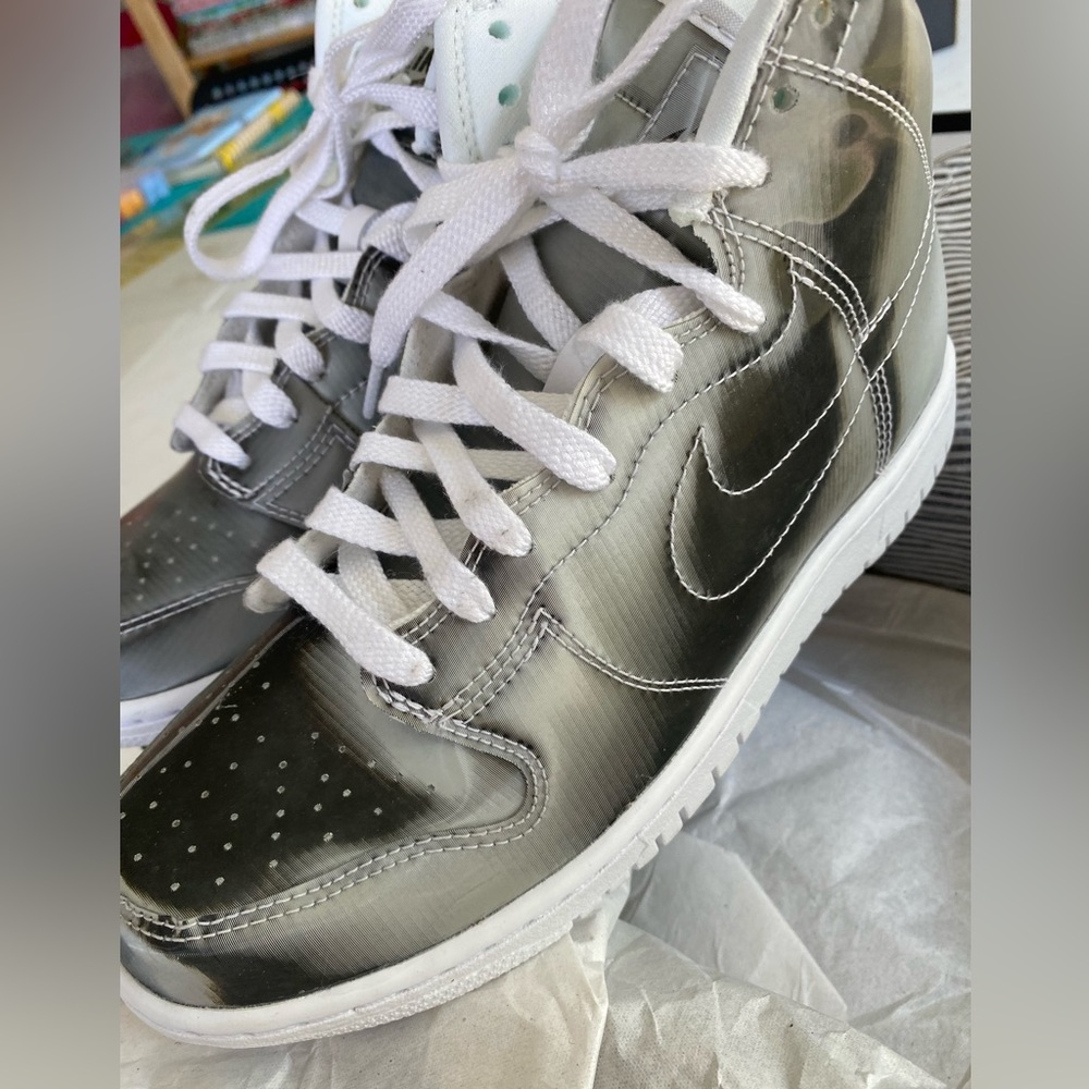 NIKE CLOT